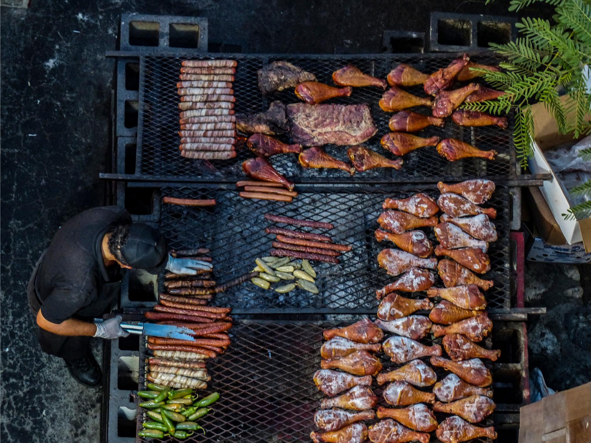 BBQ catering options offered by Randy peters